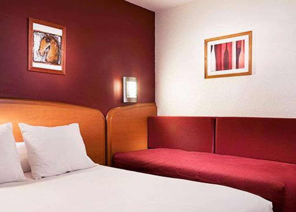 Sky Hotel Goussainville Charles De Gaulle חדר תמונה